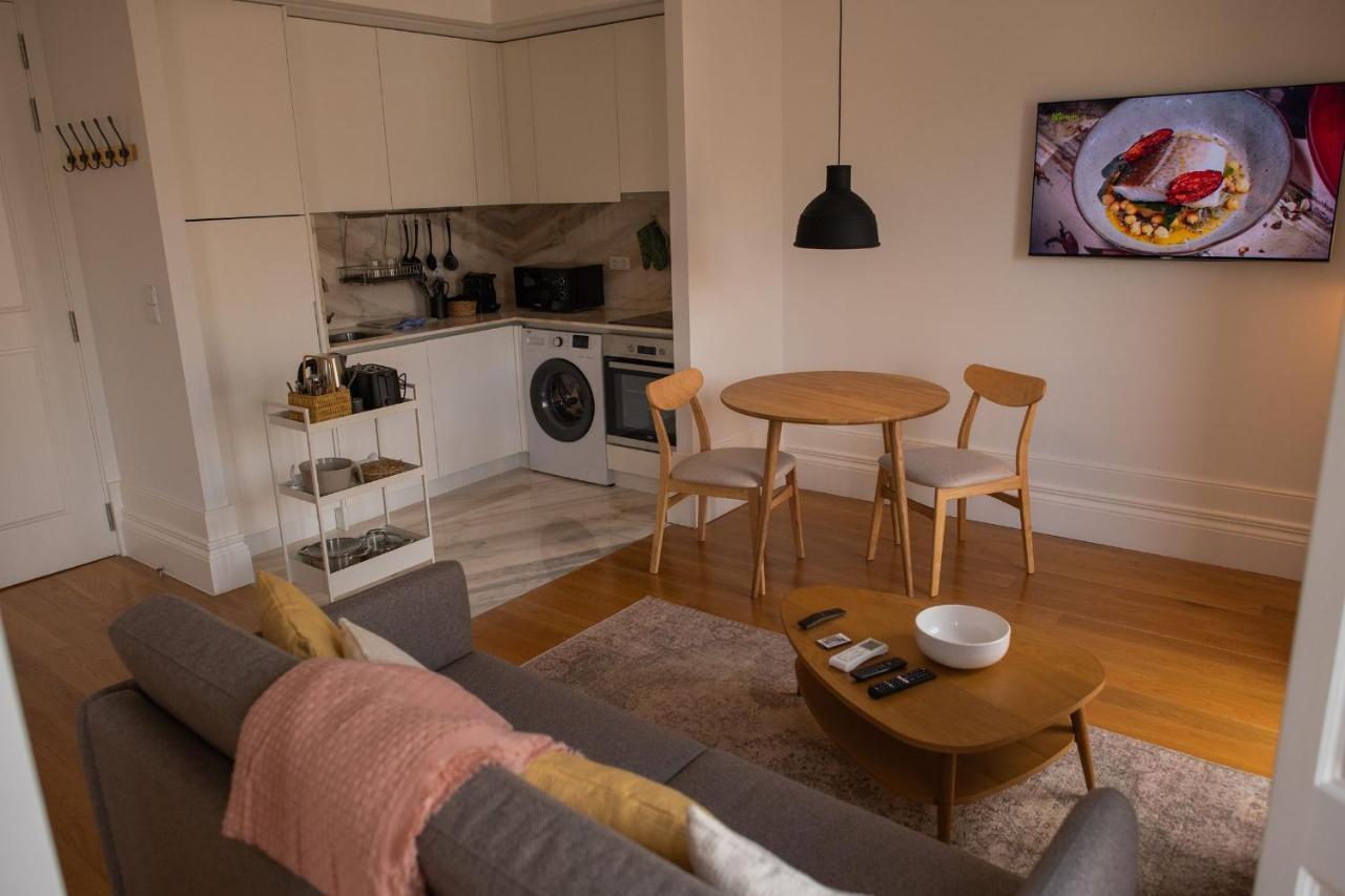 Spacious Studio W/ Balcony & Ac By Lovelystay Porto Eksteriør bilde